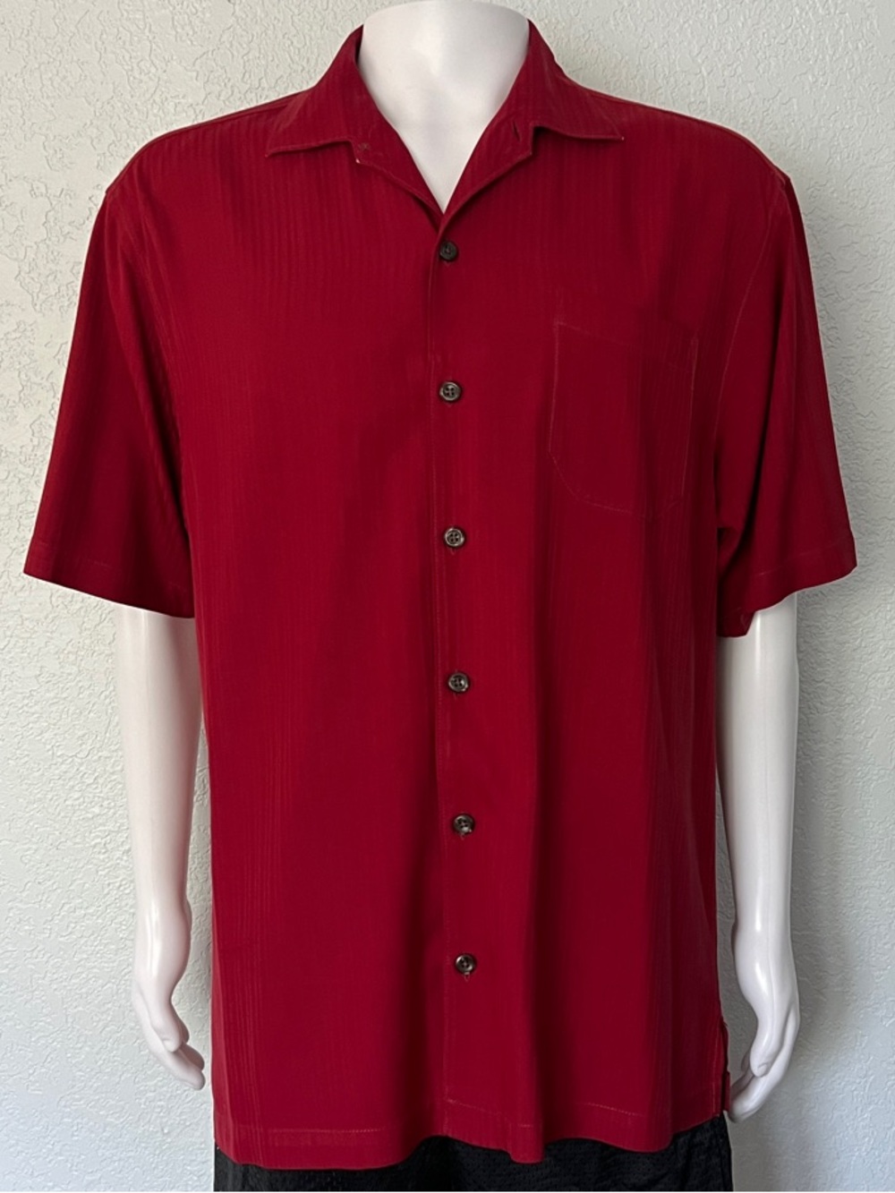Tommy Bahama Men’s Silk Button Up Shirt Large Red Hawaiian Resort Beach Cruise